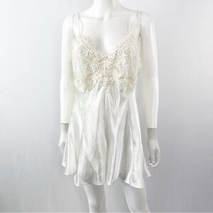 Vintage Intime of California 60s Ivory White Satin & Lace Neglige Romper Size L